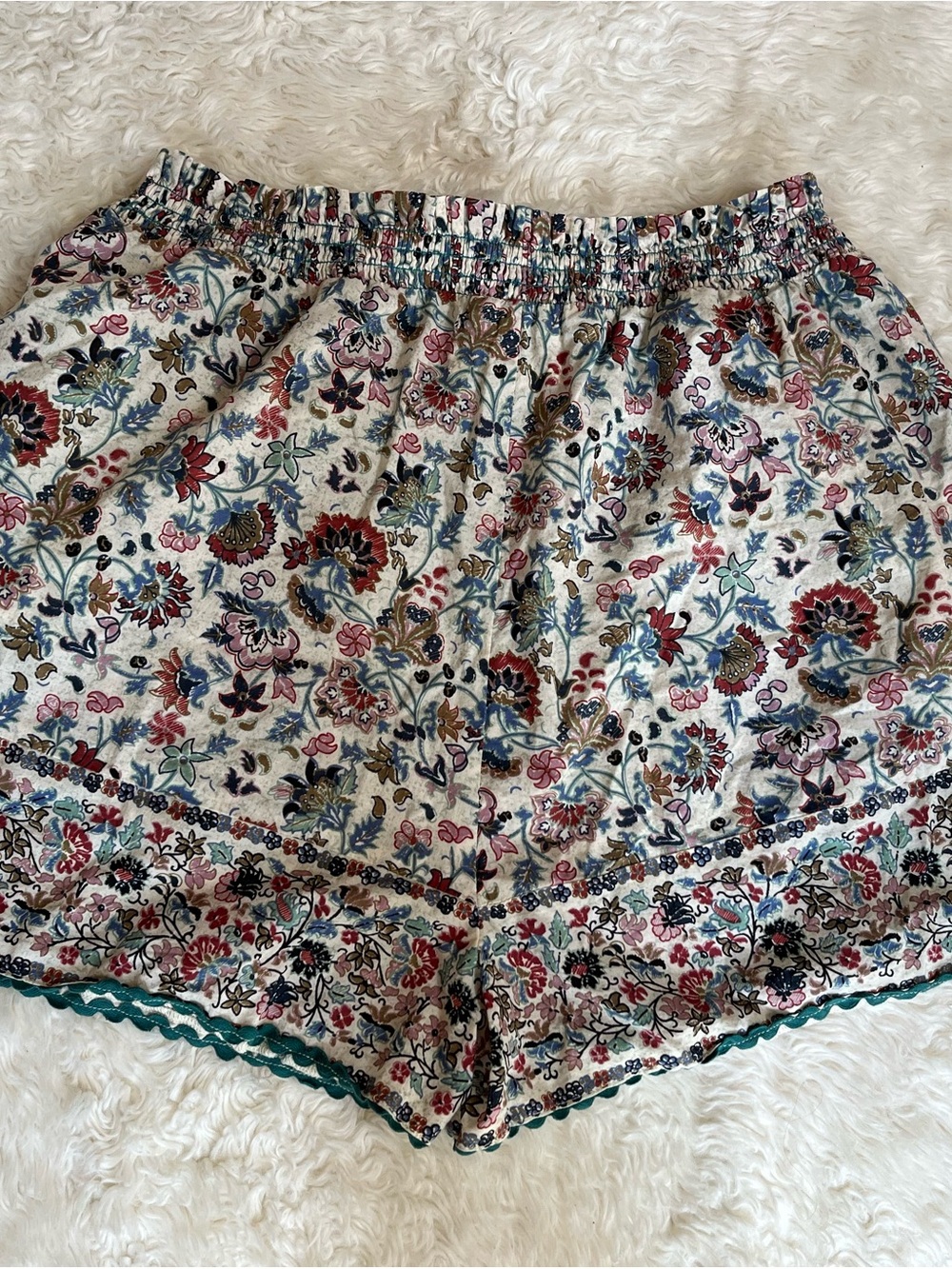 Pomander Place Shorts Chintz Nova Floral Cotton In Cream Floral Size XL
